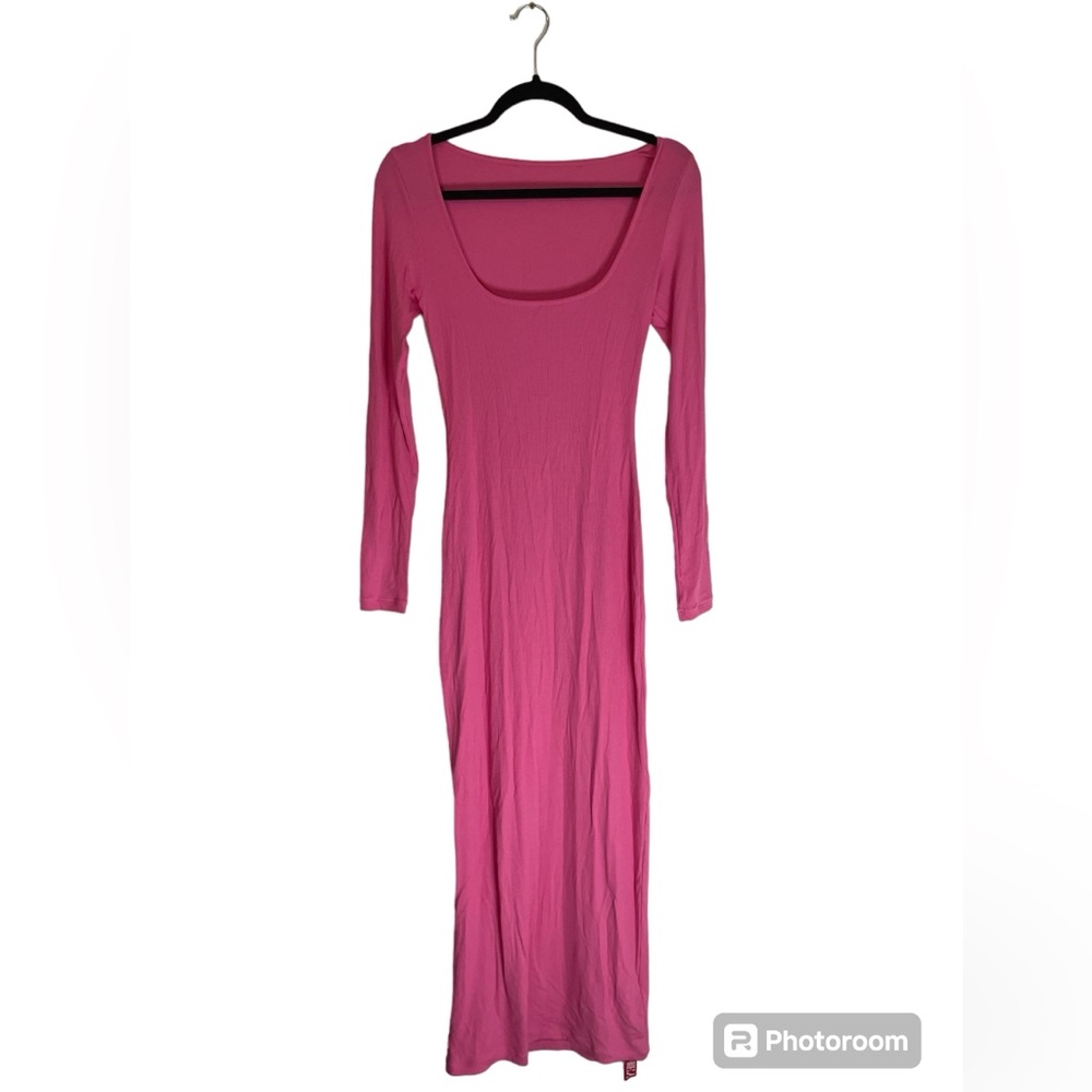 Pumiey Ribbed Sqaure Neck Long Sleeve Maxi Dress